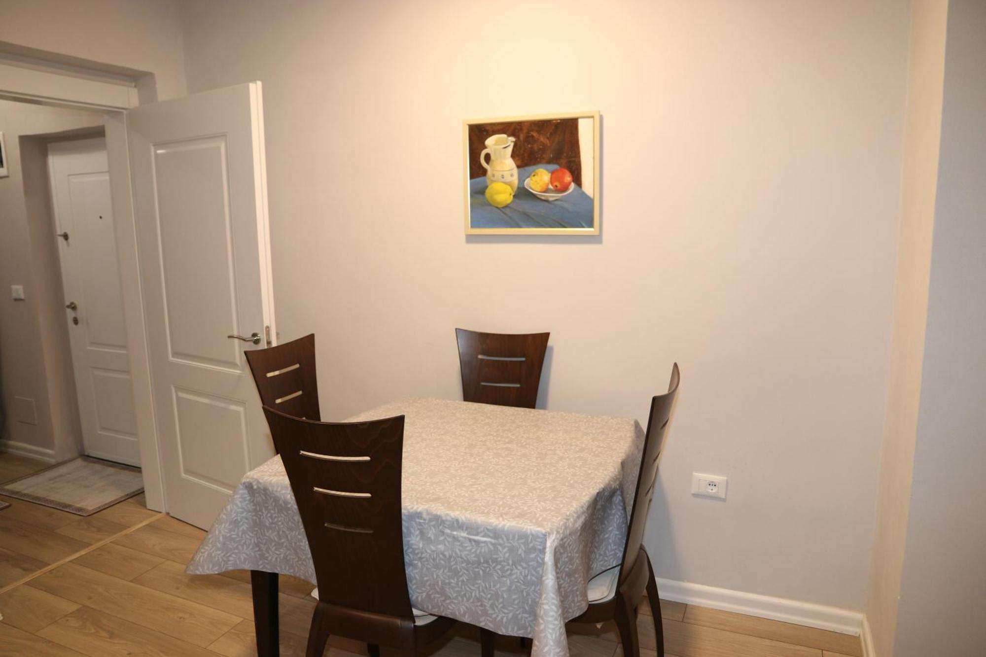 Gray House Apartment *