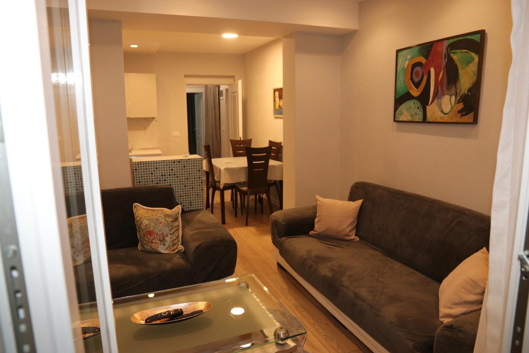 Gray House Apartment *